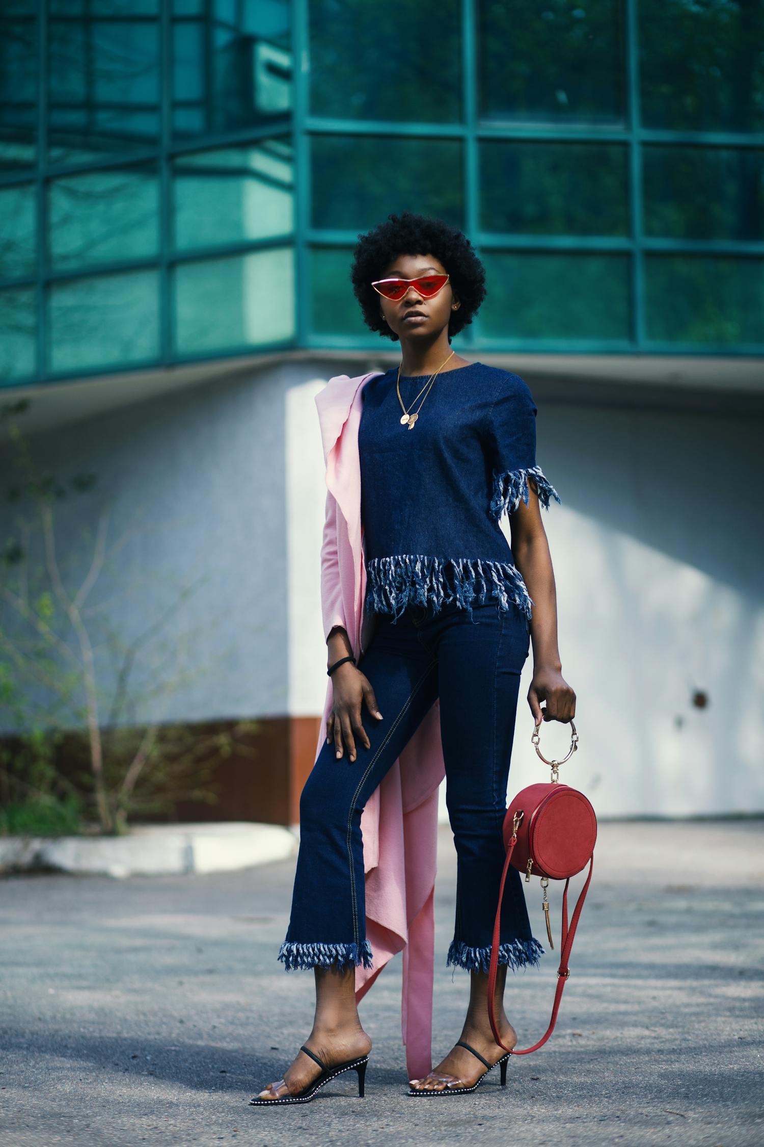 女士皮靴最新款式引領(lǐng)風(fēng)尚潮流，時尚必備之選！