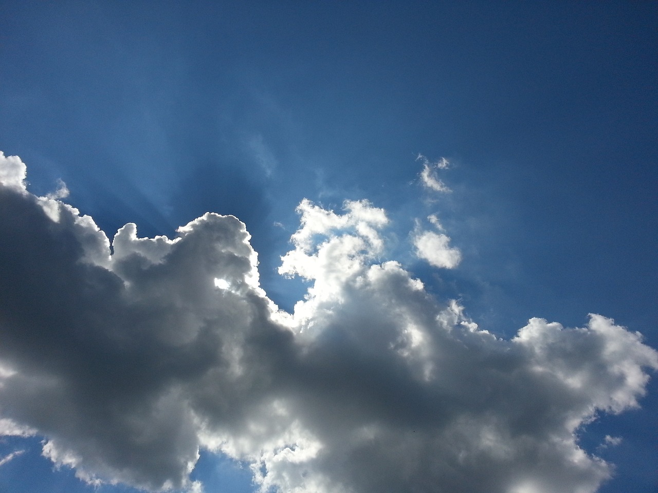 李易峰最新動(dòng)態(tài)，愛(ài)豆的新篇章開(kāi)啟！