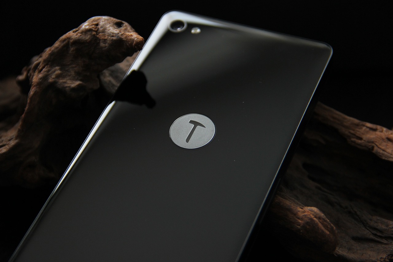 科技與美學(xué)的巔峰結(jié)合，最新三星手機登場