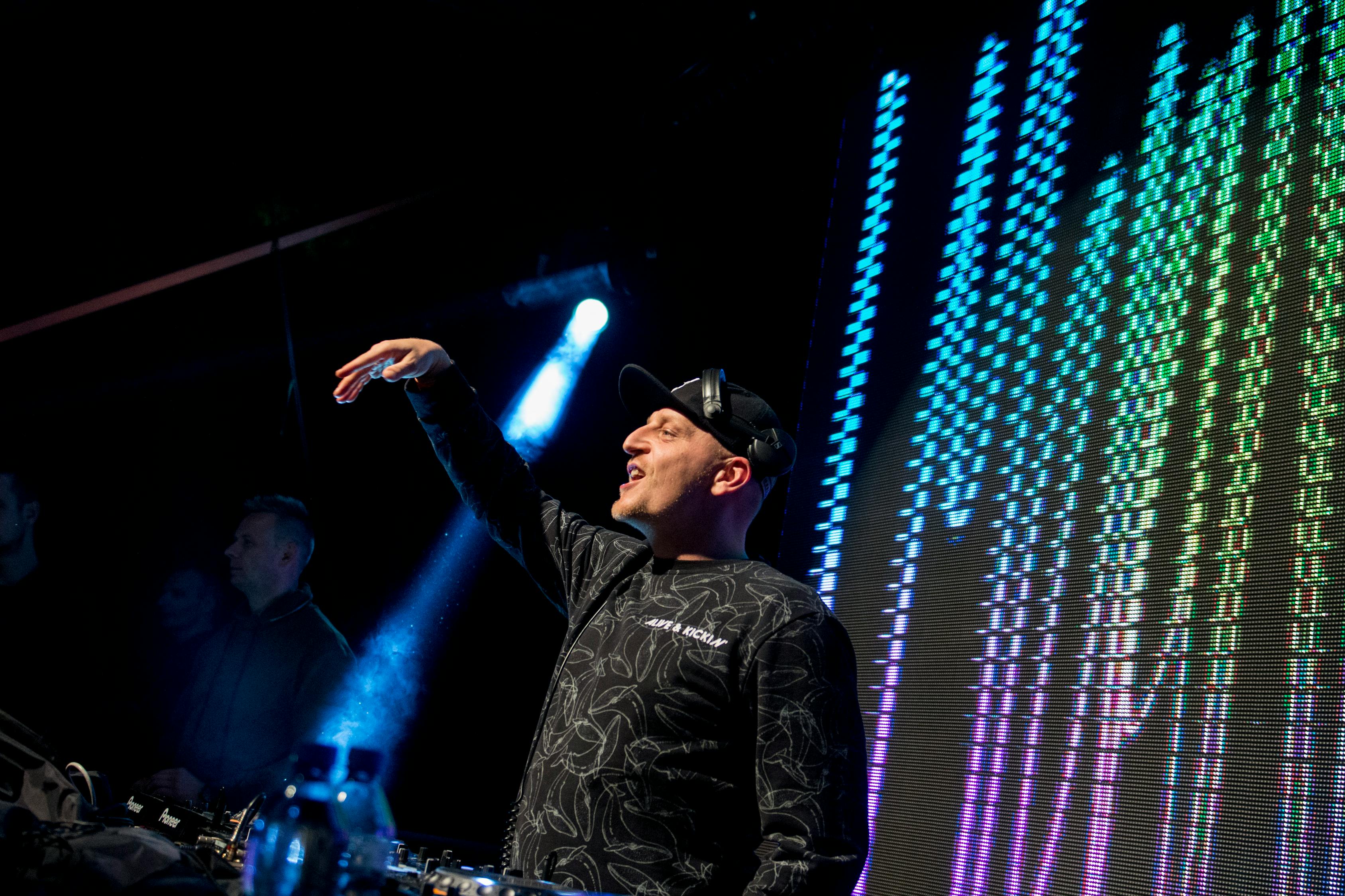 一站到底最新主持人閃耀引領知識競技新風潮