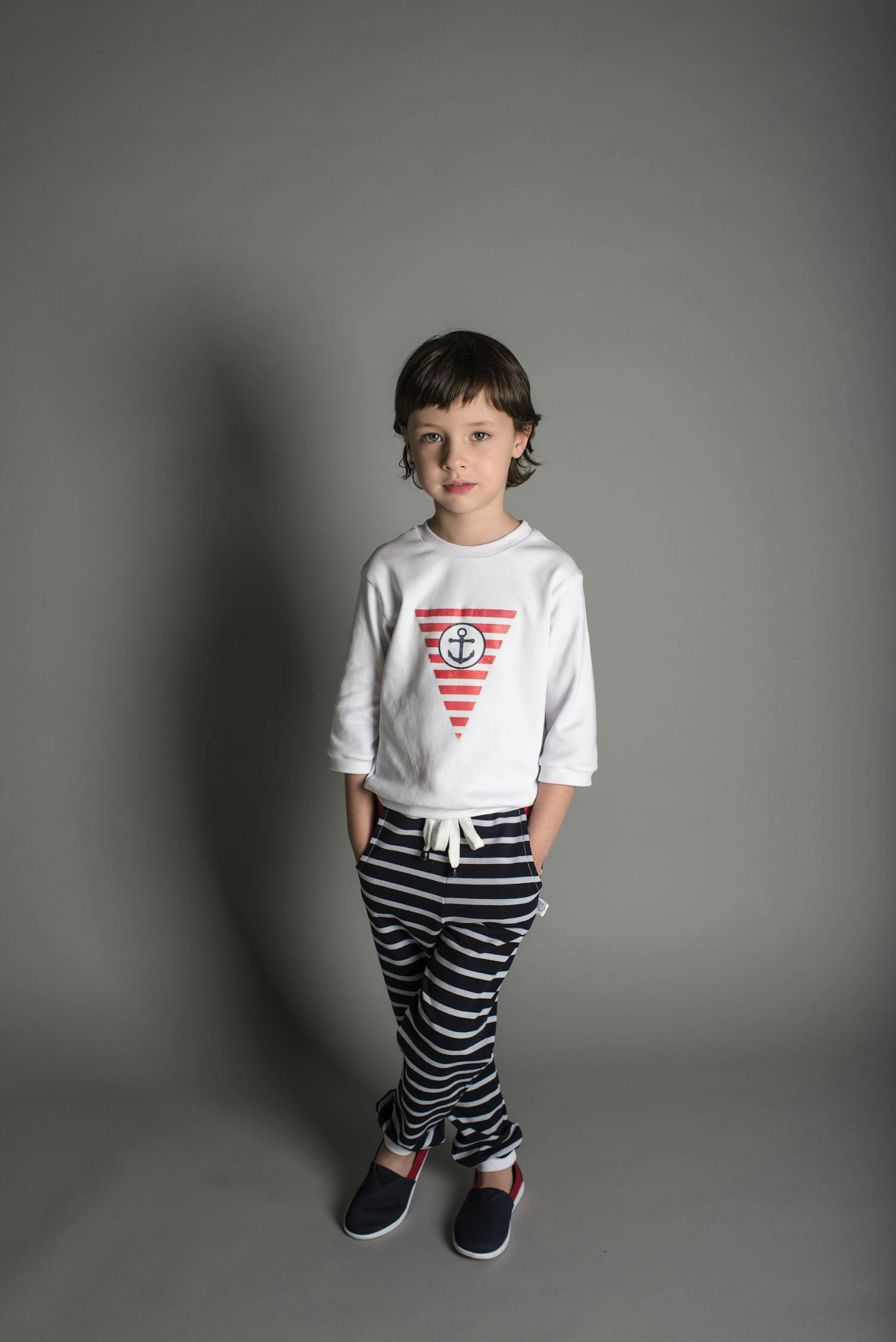 最新短發(fā)時尚潮流，個性風(fēng)格完美展現(xiàn)